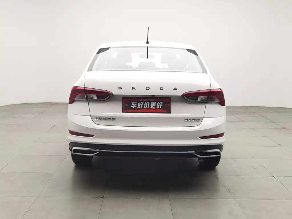 Skoda Rapid — миниатюра 4