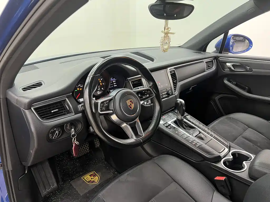 Porsche Macan — миниатюра 8