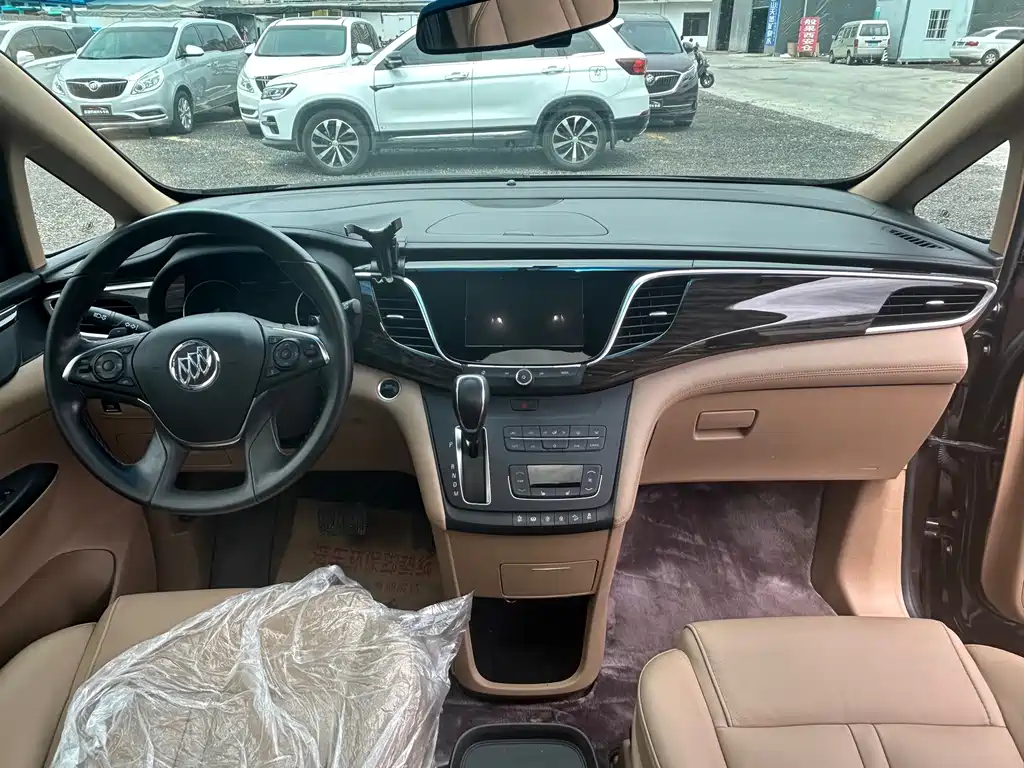 Buick GL8 — миниатюра 7