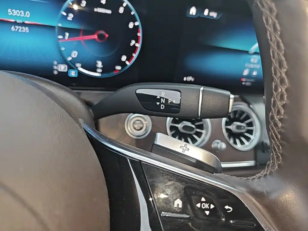 Mercedes-Benz E-Class — миниатюра 14