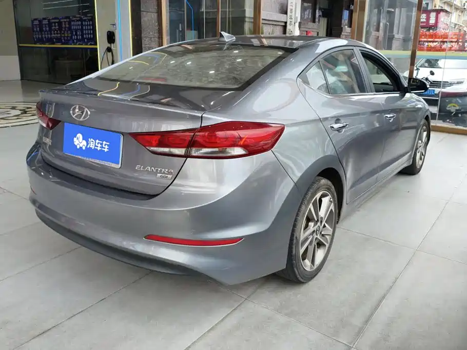 Hyundai Elantra — миниатюра 3