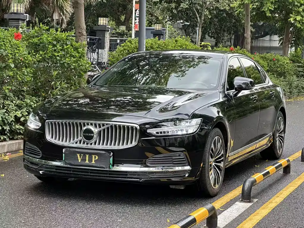 Volvo S90 2024 Luxury