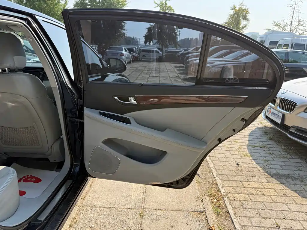 Hongqi Hongqi H7 — миниатюра 15