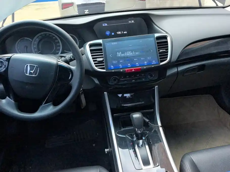 Honda Accord — миниатюра 13