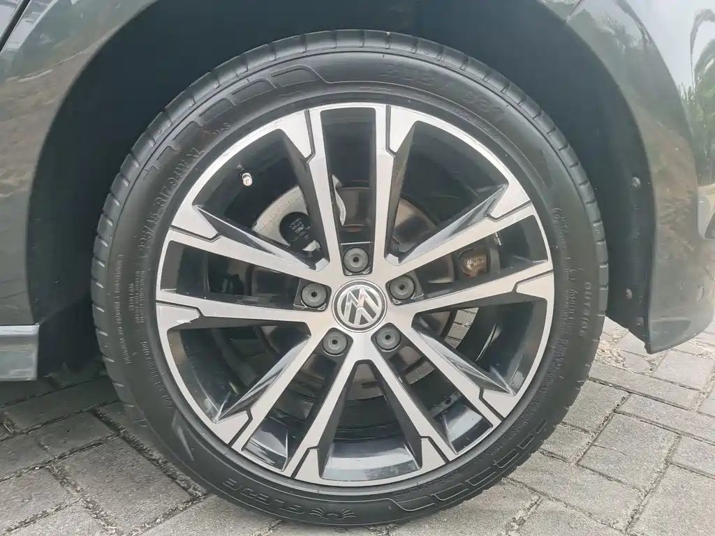 Volkswagen Golf — миниатюра 18
