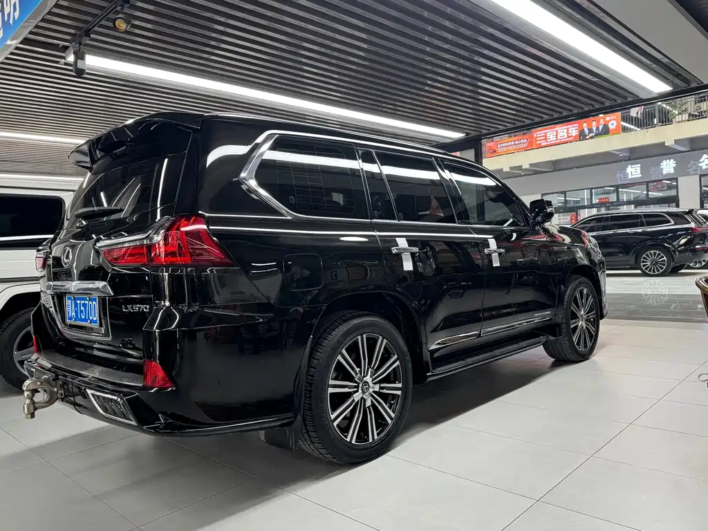 LEXUS LX