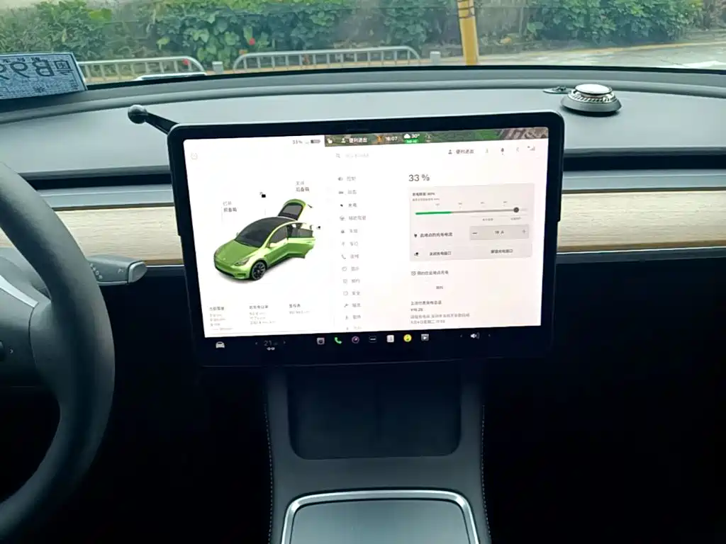 Tesla Model Y — миниатюра 13