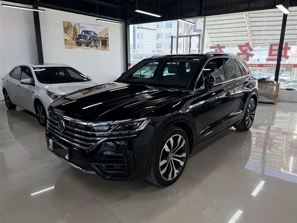 Купить Volkswagen Touareg