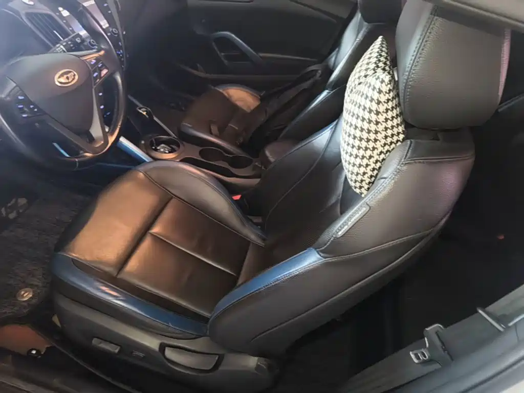 Hyundai Veloster — миниатюра 15