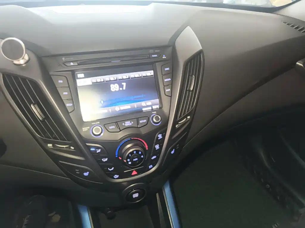 Hyundai Veloster — миниатюра 13
