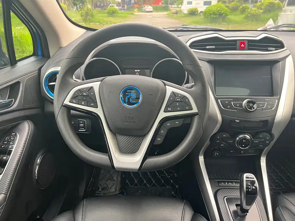 BYD Yuan EV — миниатюра 11