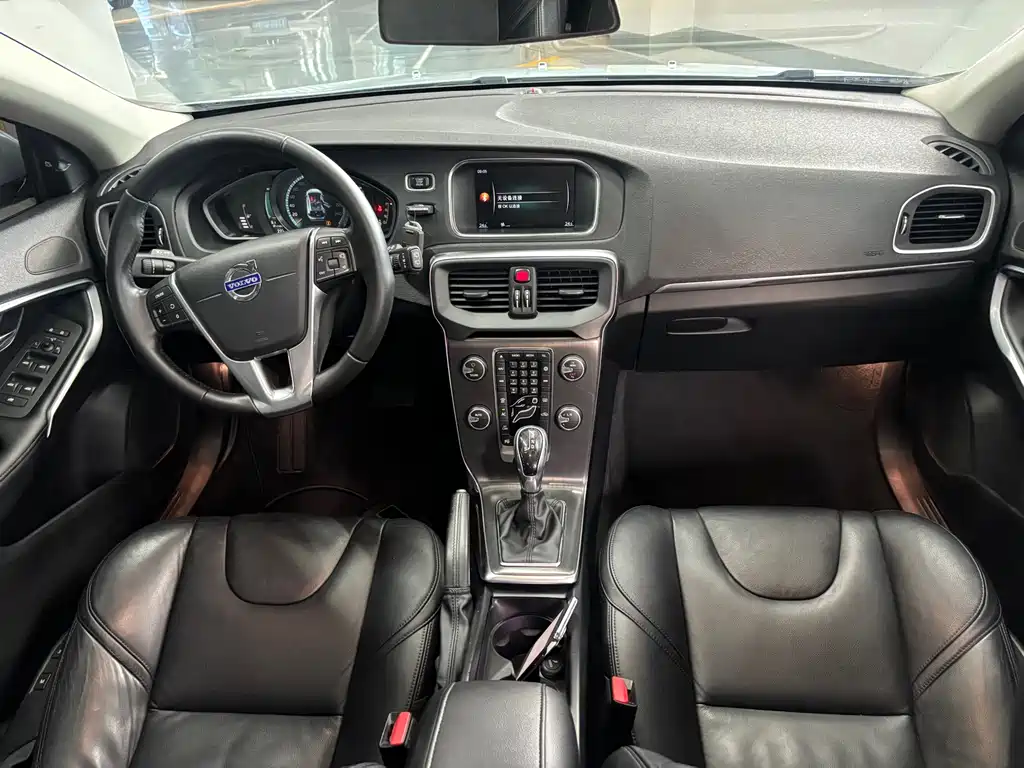 Volvo V40 — миниатюра 8