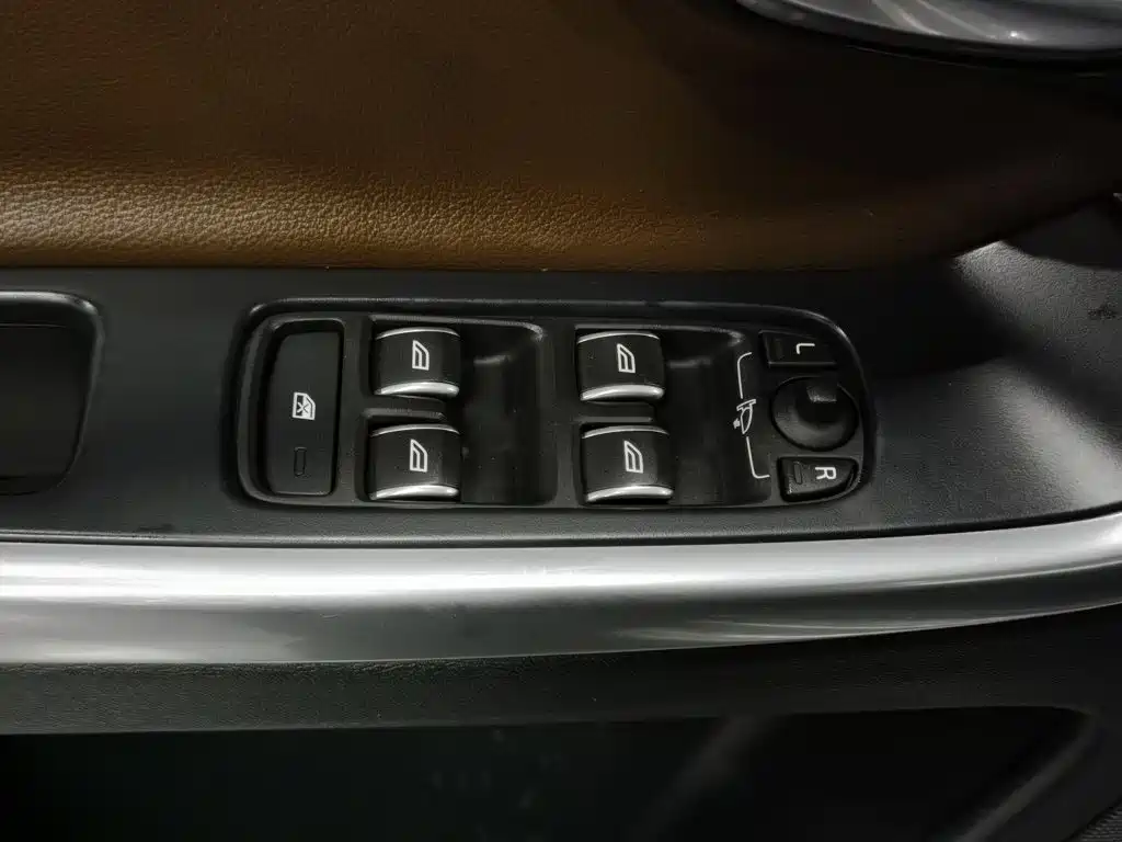 Volvo XC60 — миниатюра 9