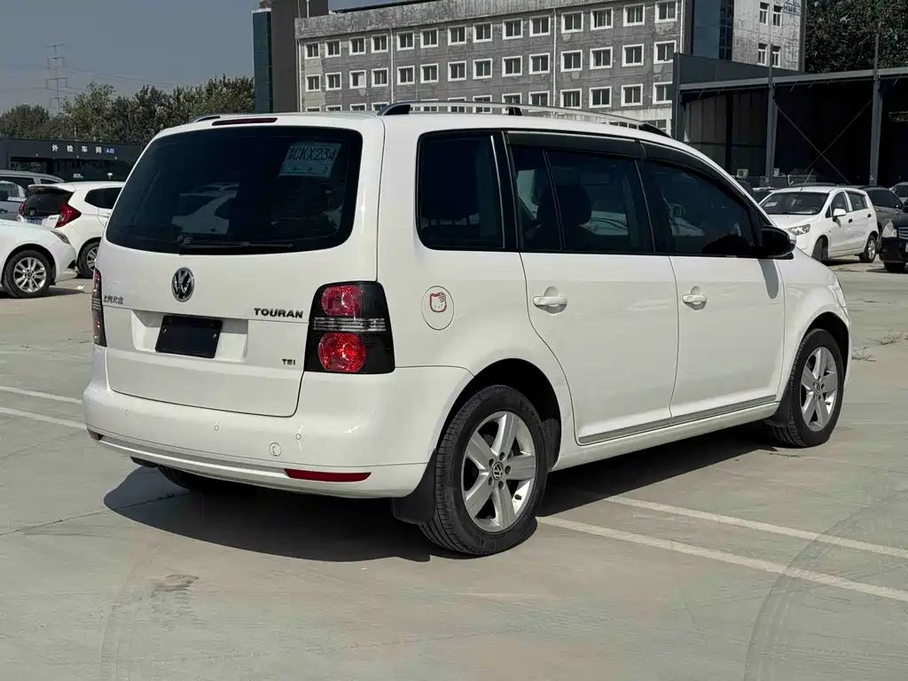 Volkswagen Touran — миниатюра 8