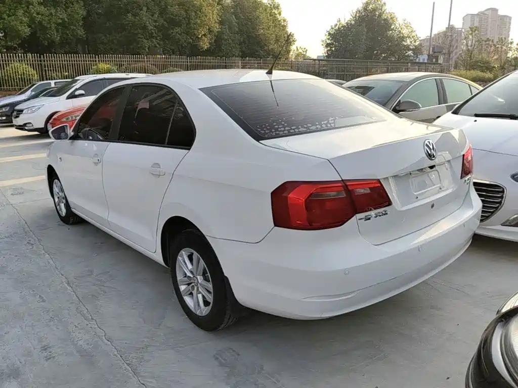 Volkswagen Jetta — миниатюра 5
