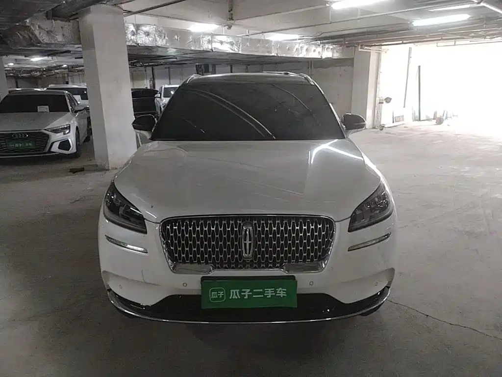 Lincoln Corsair — миниатюра 2