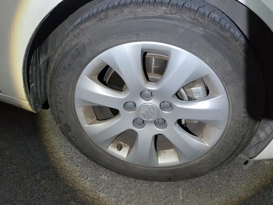Buick Regal — миниатюра 6