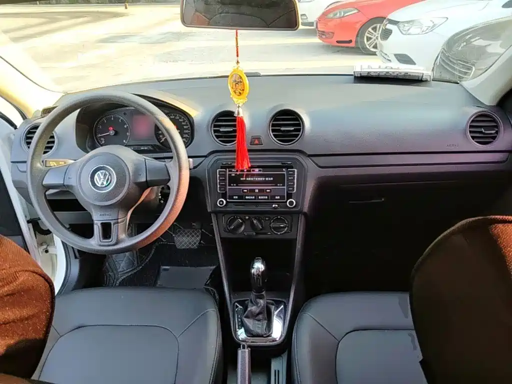 Volkswagen Jetta — миниатюра 10