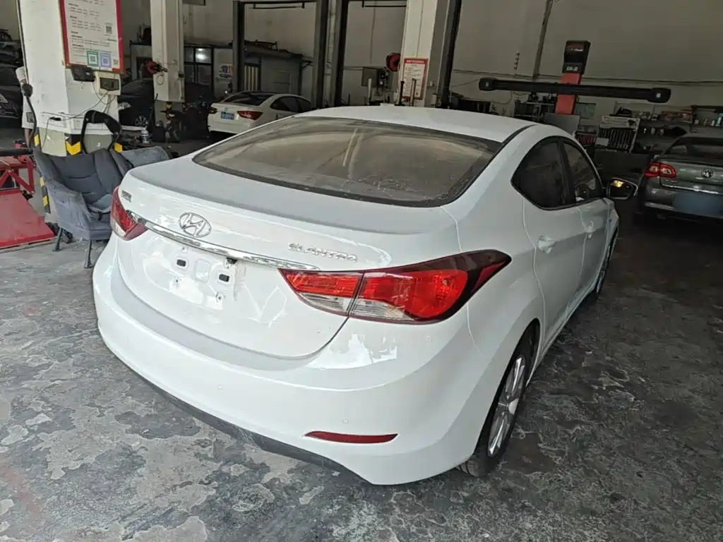 Hyundai Elantra Langdong — миниатюра 7