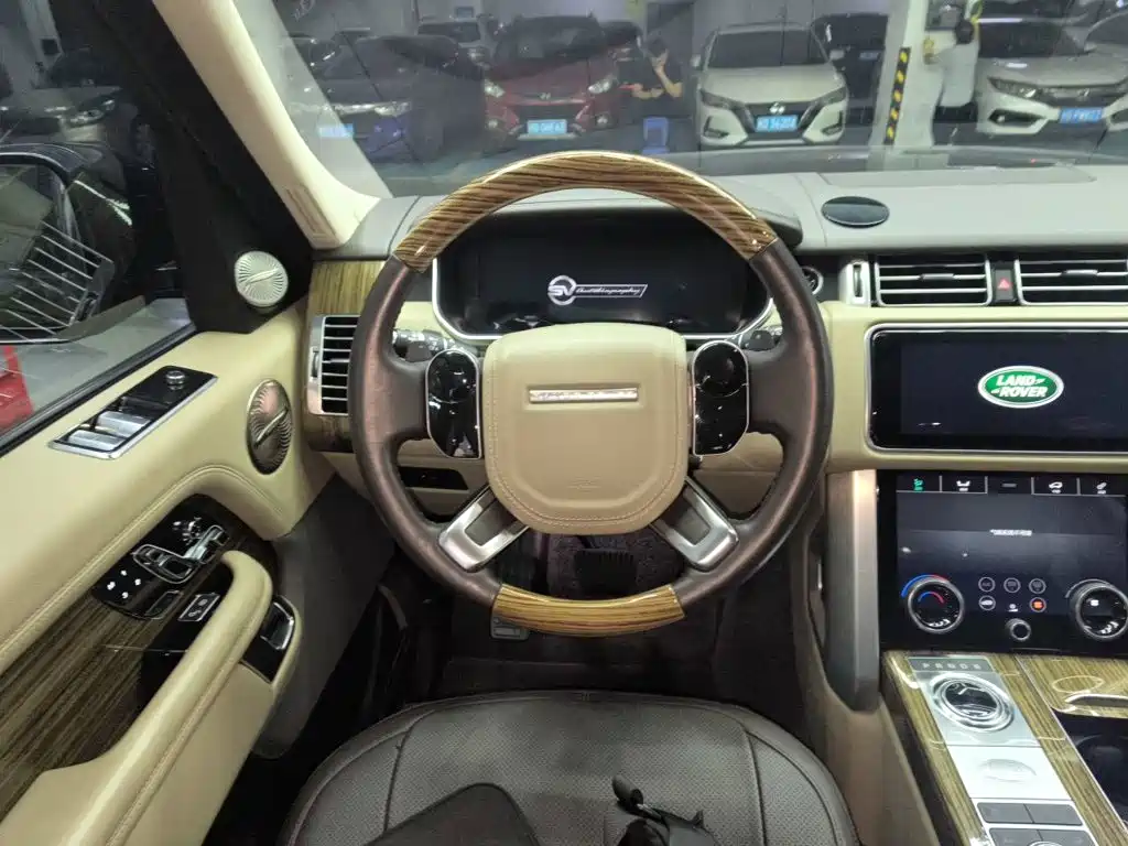 Land Rover Range Rover — миниатюра 3
