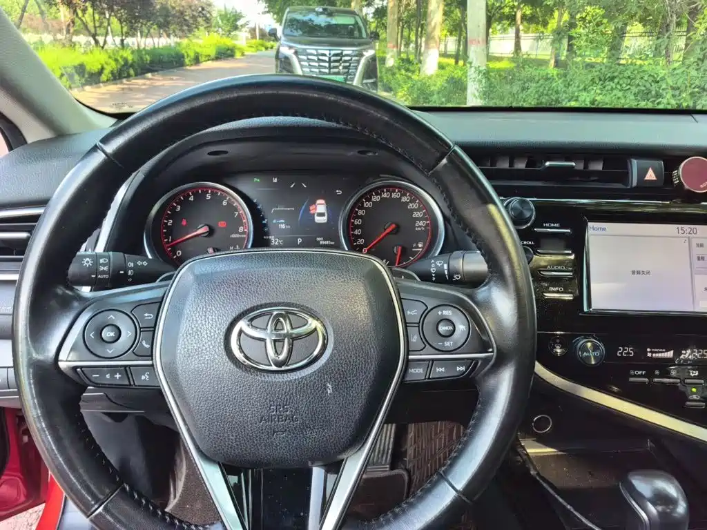Toyota Camry — миниатюра 3