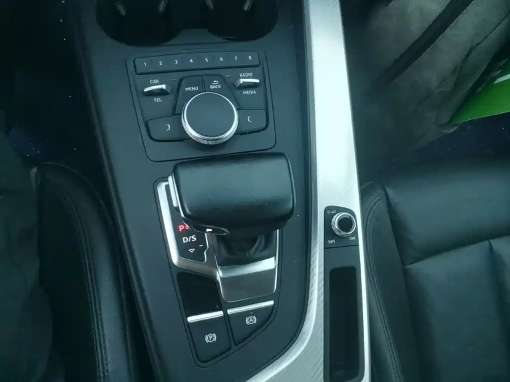 Audi A4L — миниатюра 14