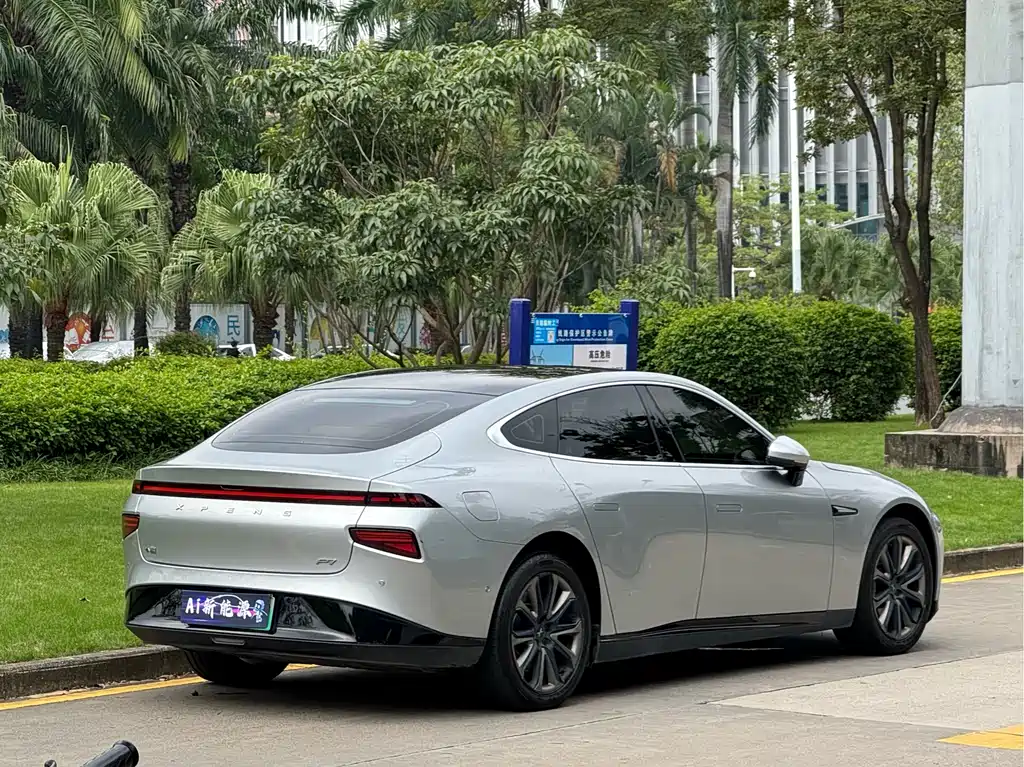 XPeng P7 — миниатюра 6
