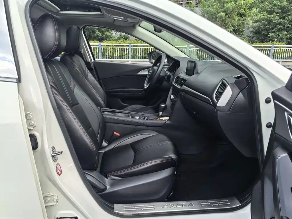 Mazda 3 Axela — миниатюра 16