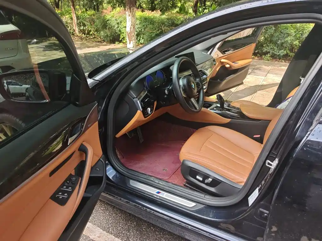 BMW 5 Series — миниатюра 14