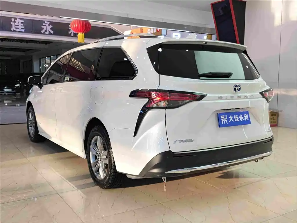 Toyota Sienna — миниатюра 15