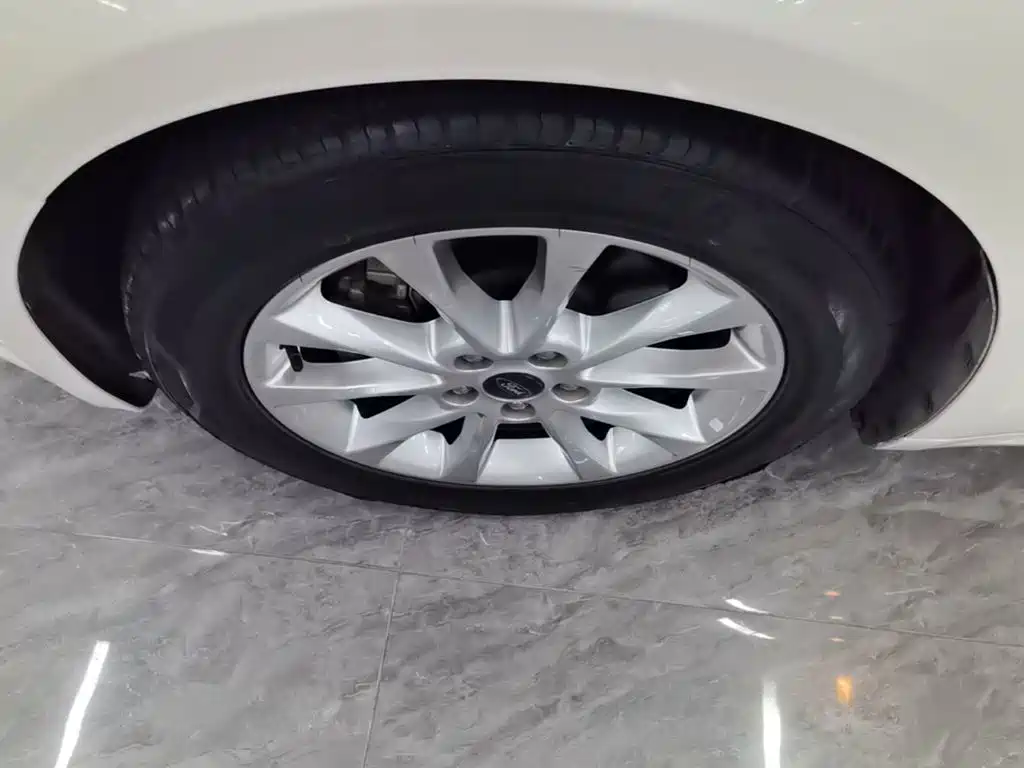Ford Mondeo — миниатюра 23