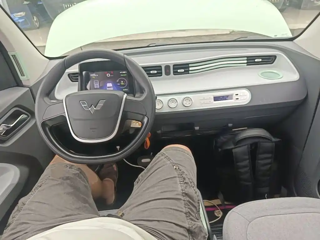 Wuling MINIEV — миниатюра 10