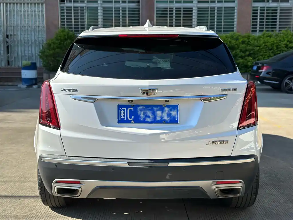 CADILLAC  XT5