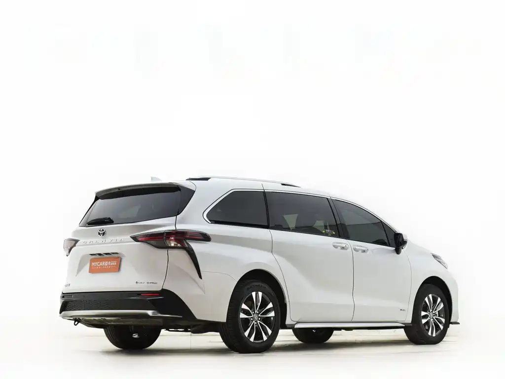 Toyota Granvia — миниатюра 3