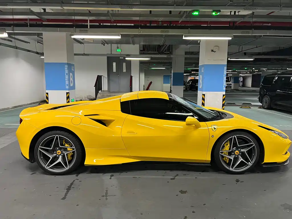 Ferrari F8 — миниатюра 5