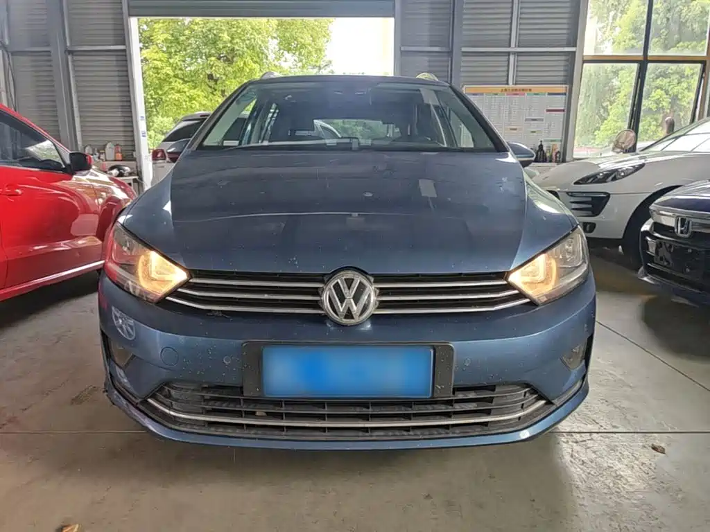 Volkswagen Golf · 2016 230TSI AT