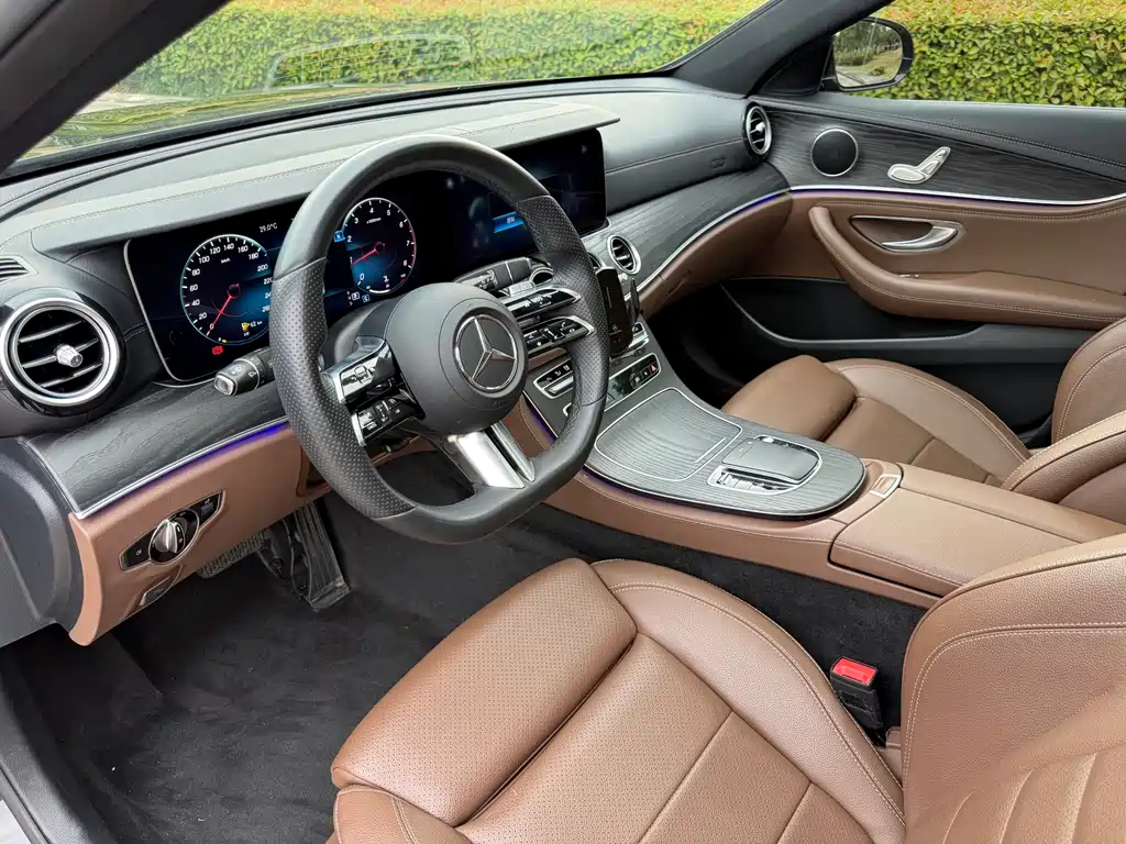 Mercedes-Benz E-Class — миниатюра 9