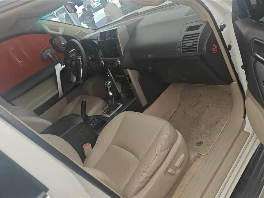 Toyota Land Cruiser Prado 2010 4.0L AT TX
