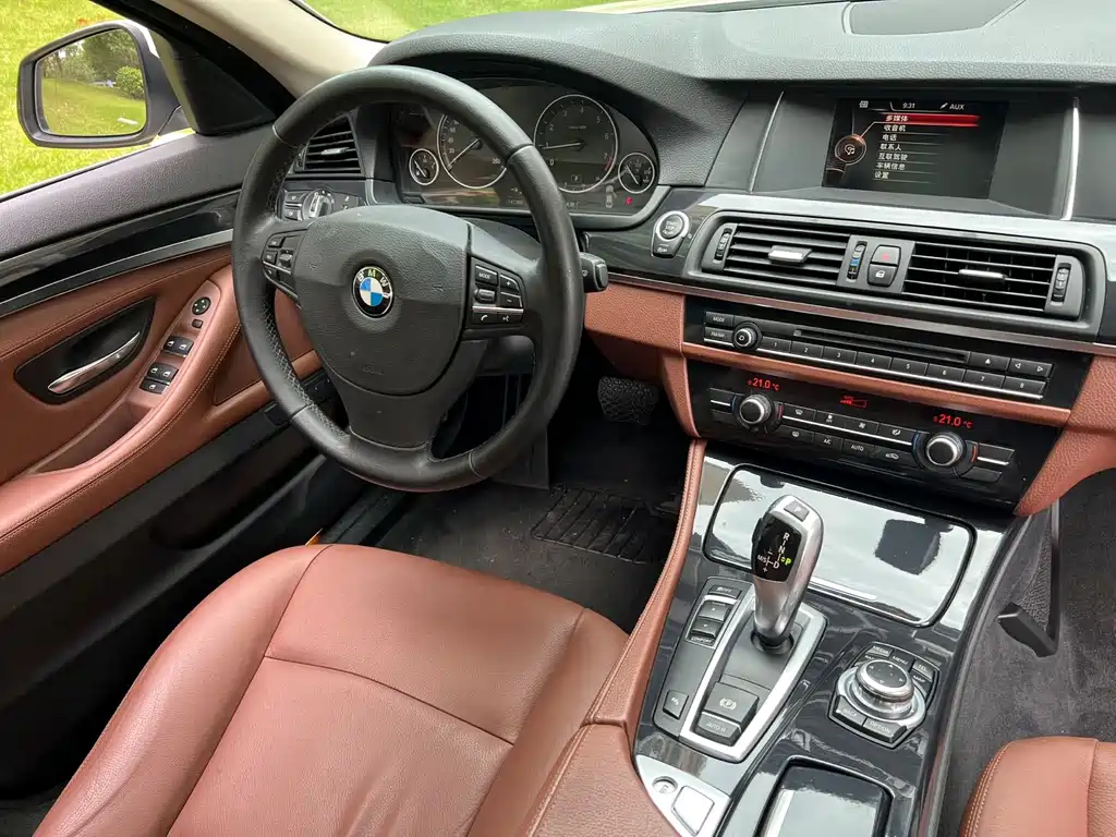 BMW 5 Series (Import) — миниатюра 12