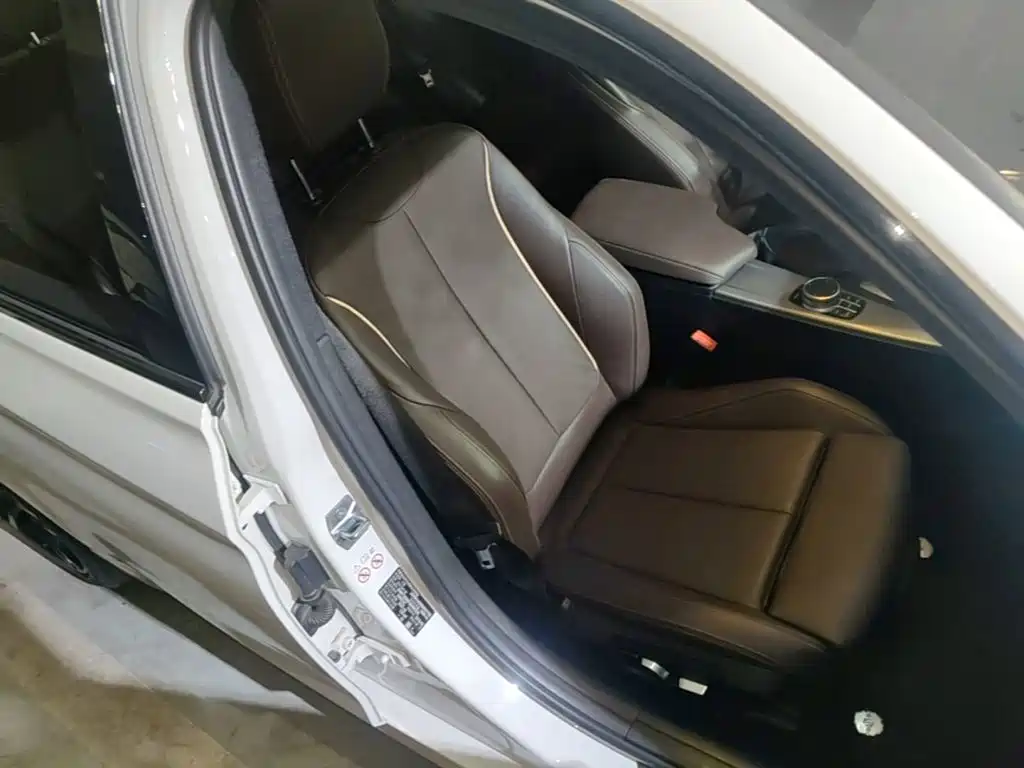 BMW 3 Series — миниатюра 25