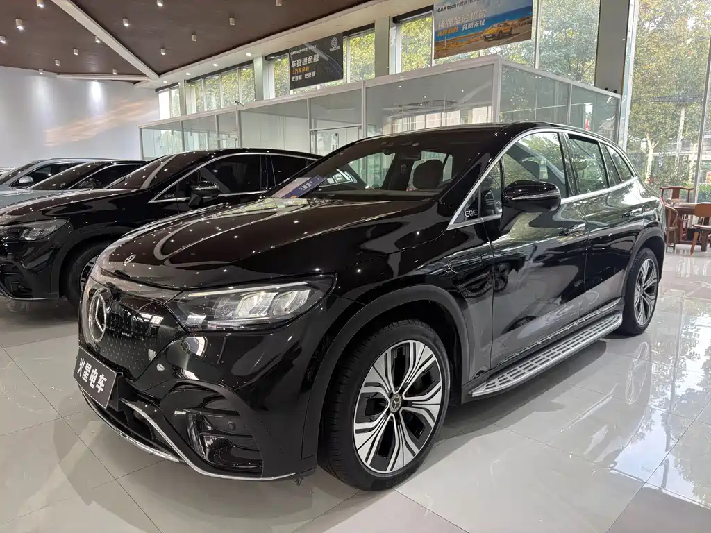 Mercedes-Benz EQE SUV — миниатюра 2