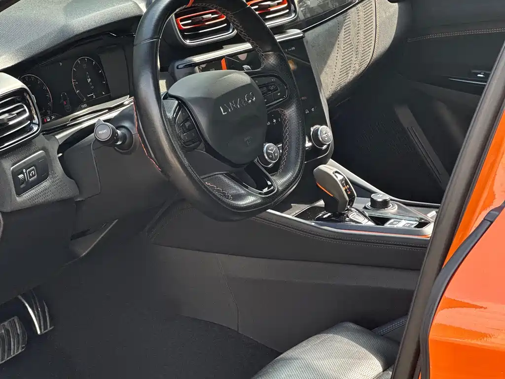 LYNK & CO. 02 HATCHBACK