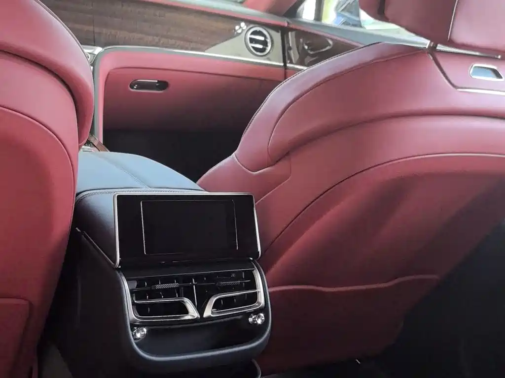 Bentley Flying Spur — миниатюра 9
