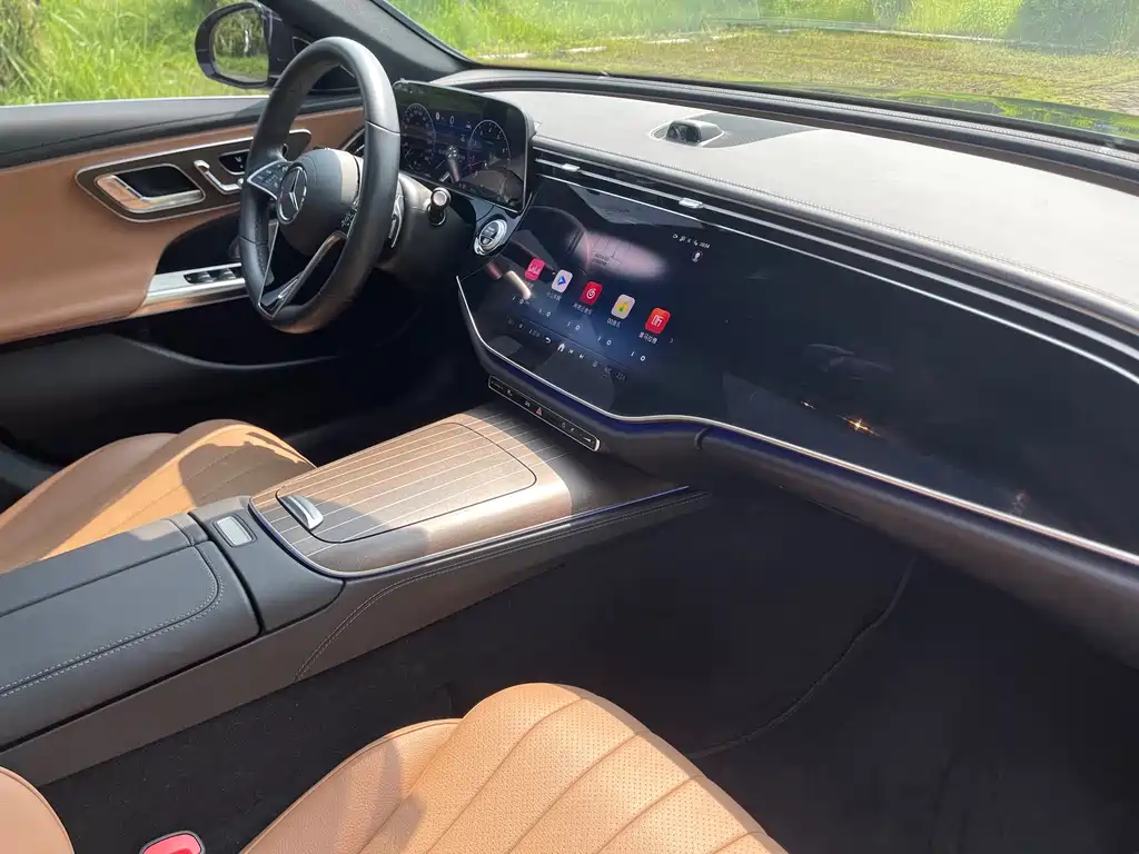Mercedes-Benz E-Class — миниатюра 16