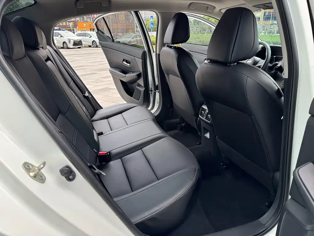 Nissan Sylphy — миниатюра 10
