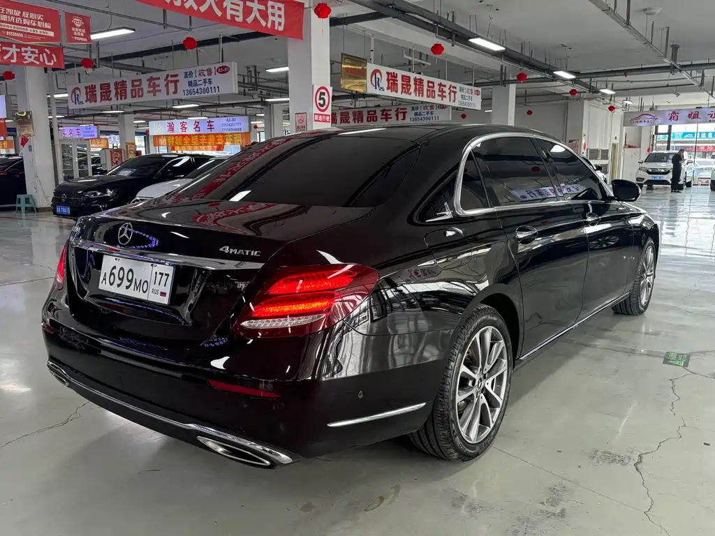 Mercedes-Benz E-Class — миниатюра 7