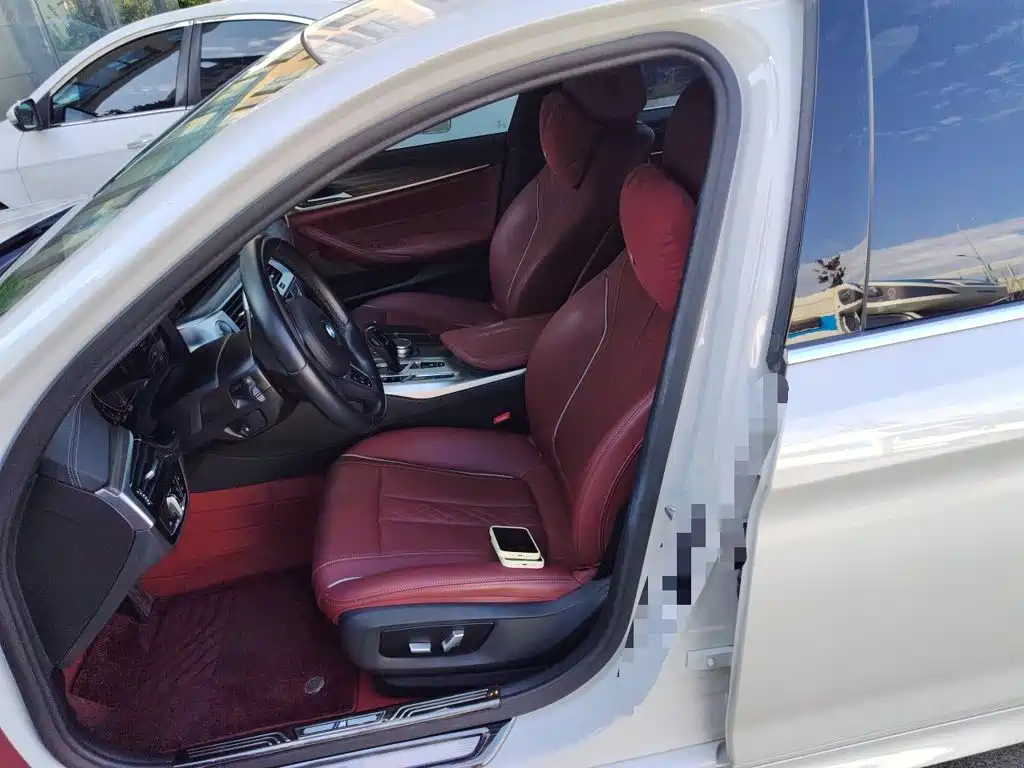 BMW 5 Series — миниатюра 8