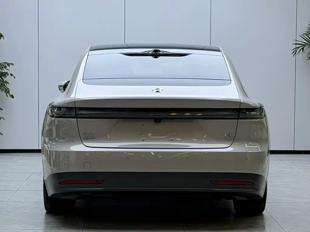 NIO NIO ET7