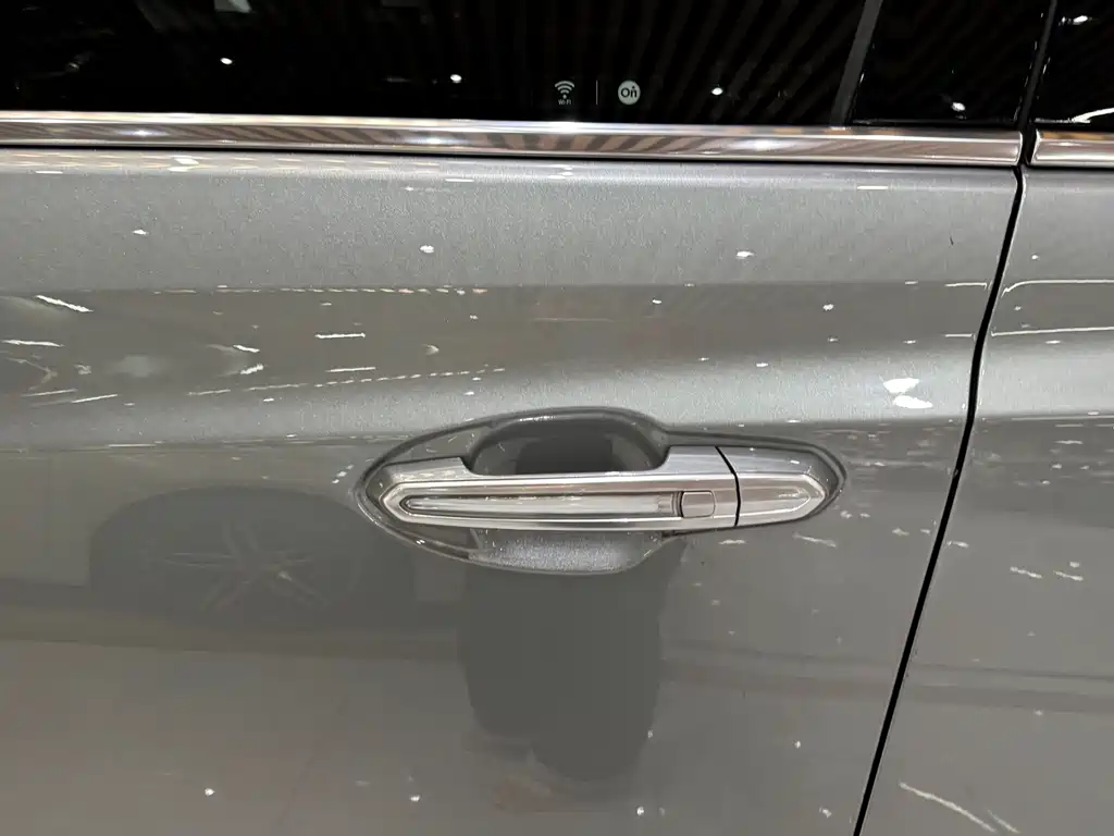 Cadillac XT5 — миниатюра 10