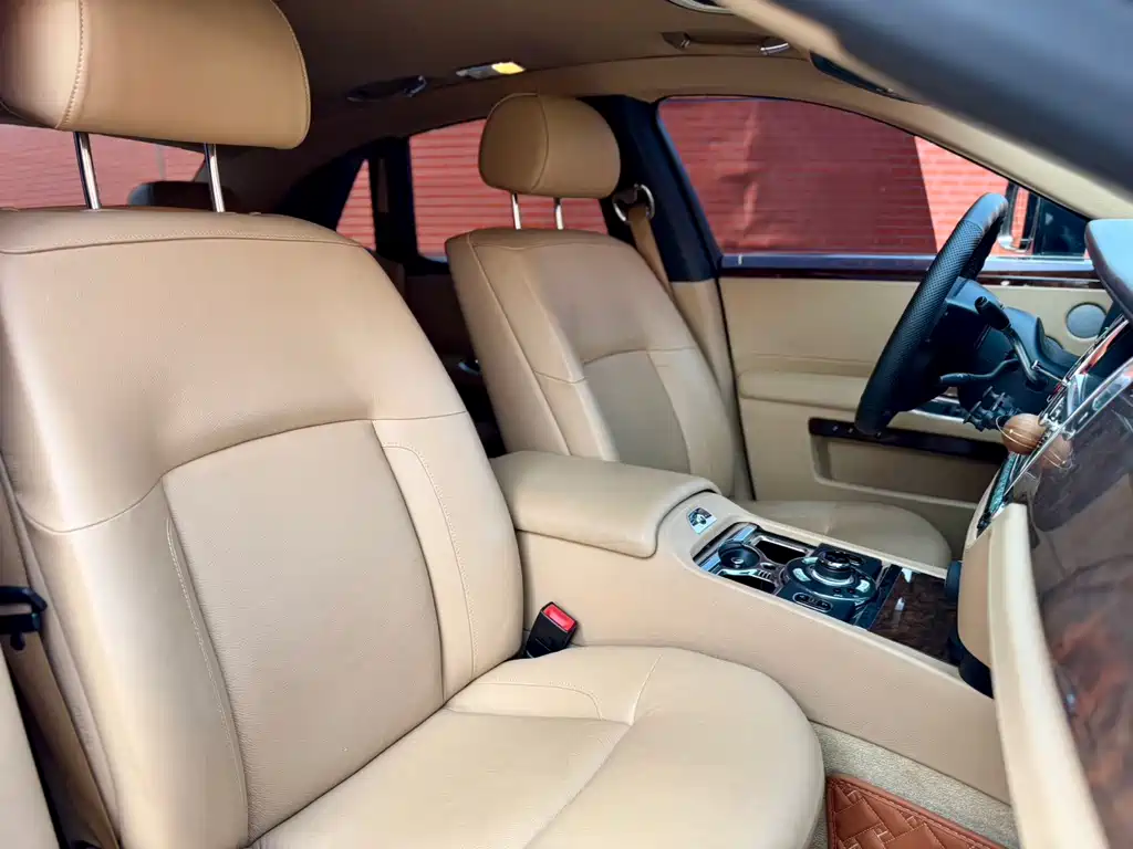 Rolls-Royce Ghost — миниатюра 20